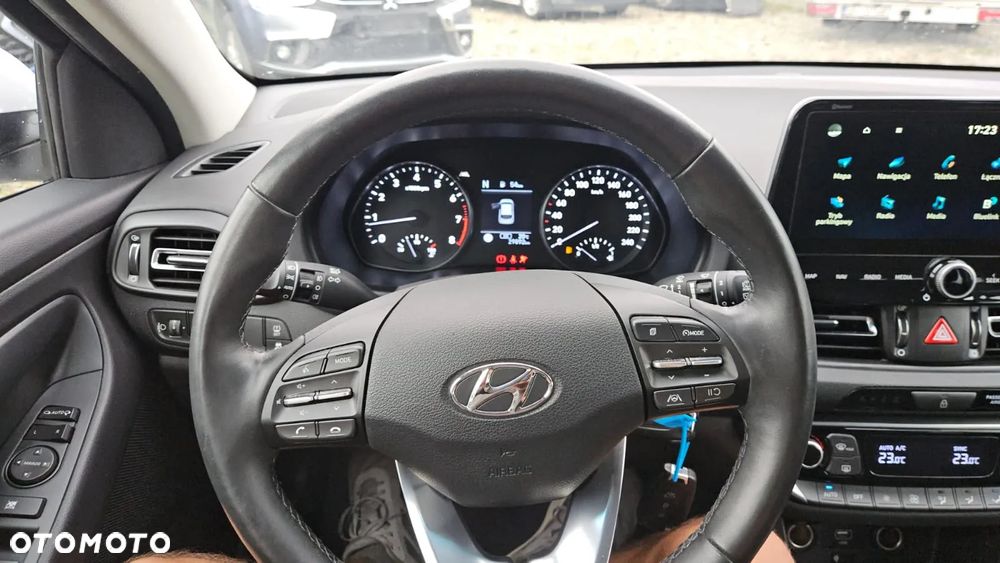 Hyundai i30 Kombi 1.5 T-GDI 48V-Hybrid Advantage - 18