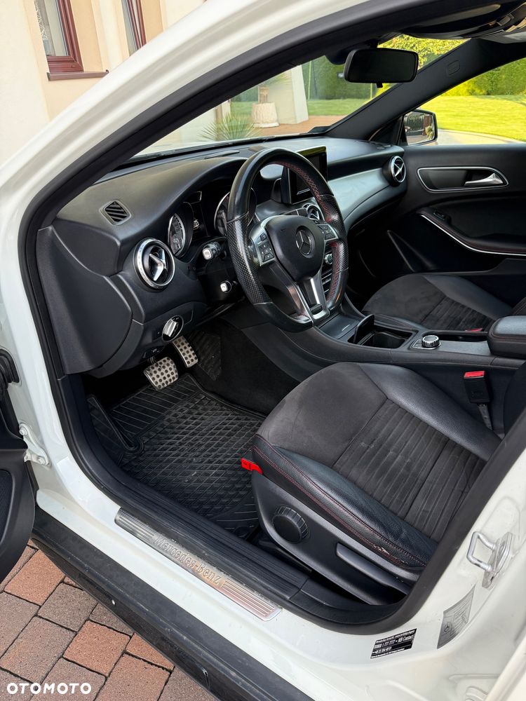 Mercedes-Benz GLA 250 4-Matic - 11