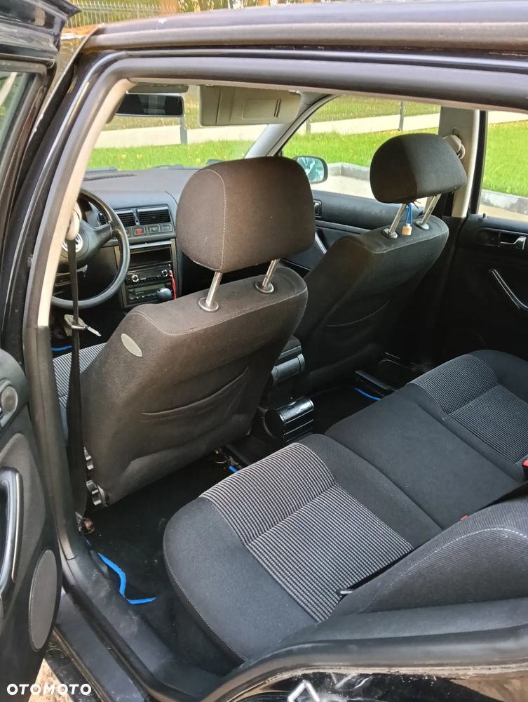 Volkswagen Golf IV 2.8 V6 4Mot - 8