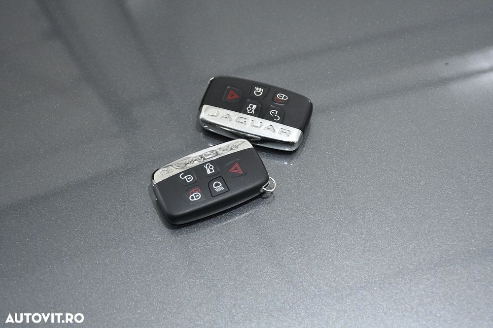 Jaguar XE 20d AWD Aut. R-Sport - 19