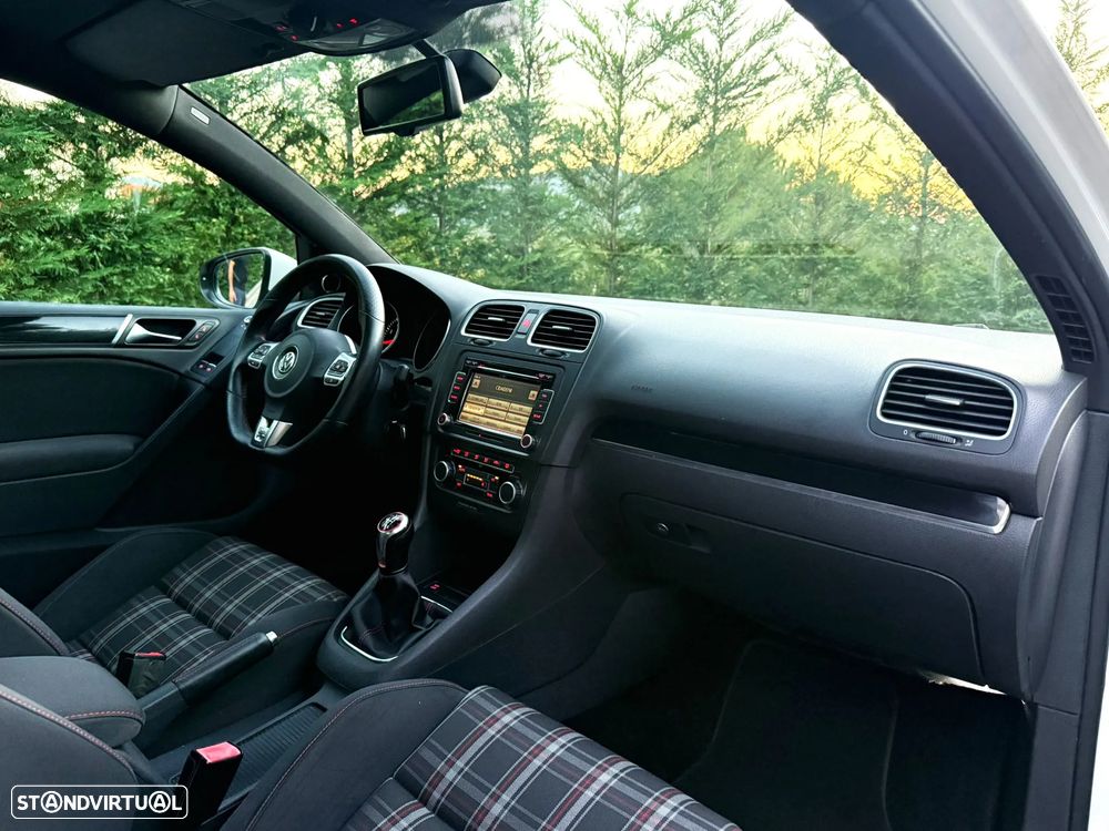 VW Golf 2.0 GTi - 13