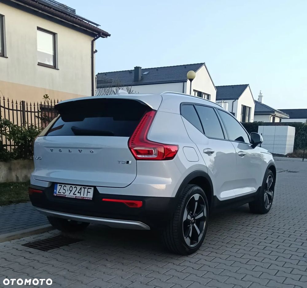 Volvo XC 40 T5 AWD Geartronic Momentum - 8