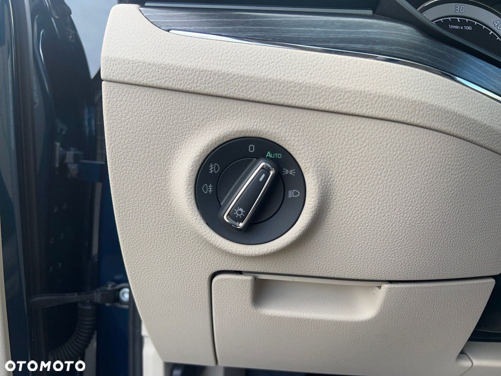 Skoda Superb 2.0 TDI SCR Style DSG - 21