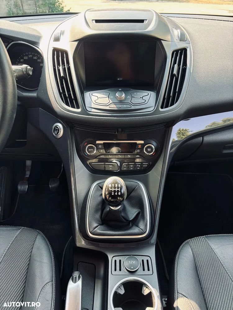 Ford Kuga 2.0 TDCi 2x4 ST-Line - 11