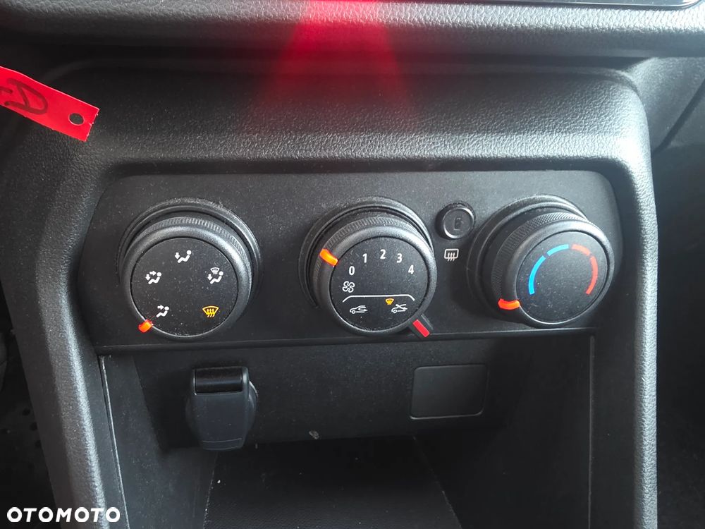 Dacia Sandero SCe 65 Access - 13