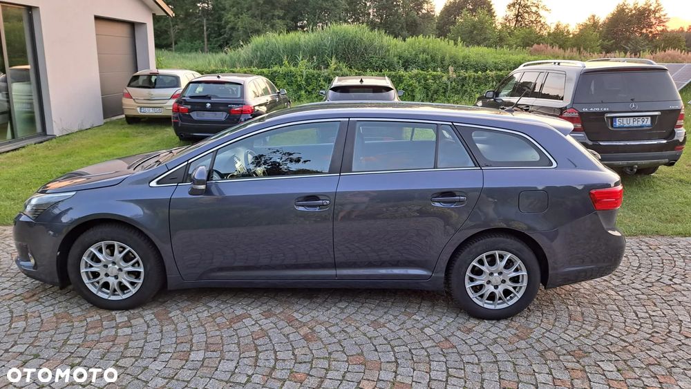 Toyota Avensis 1.8 Premium - 15