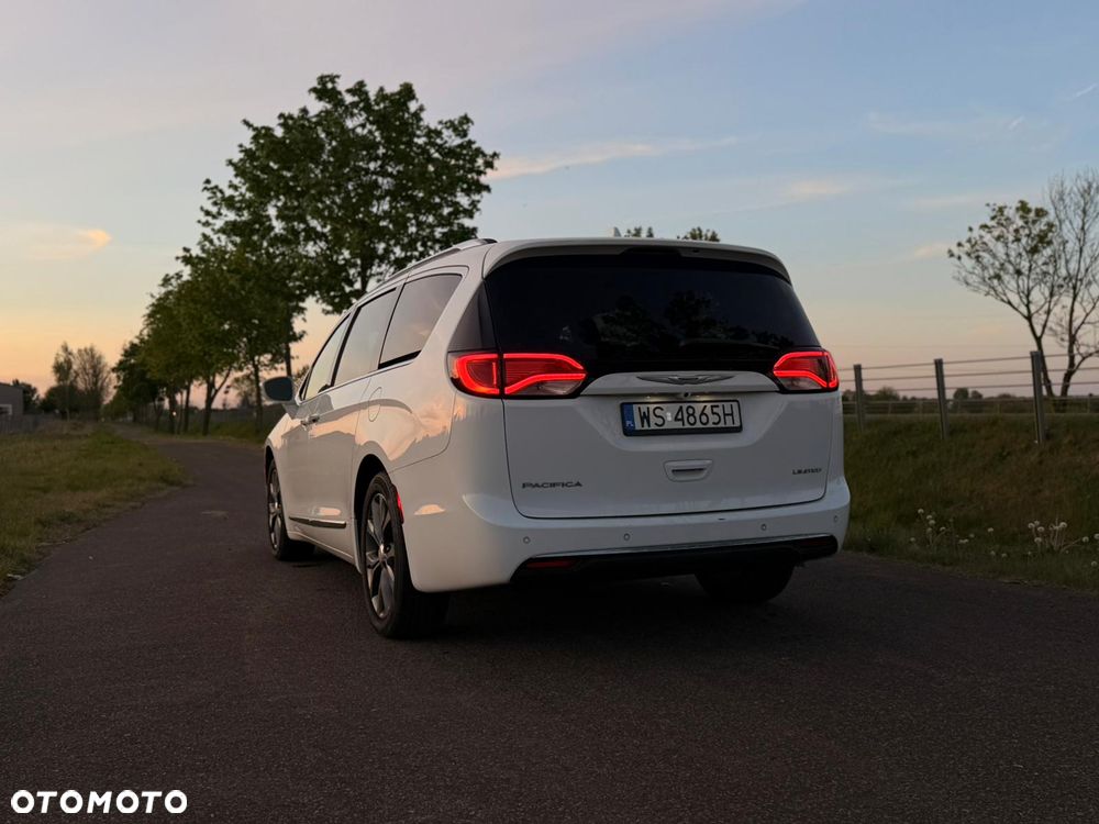 Chrysler Pacifica - 9