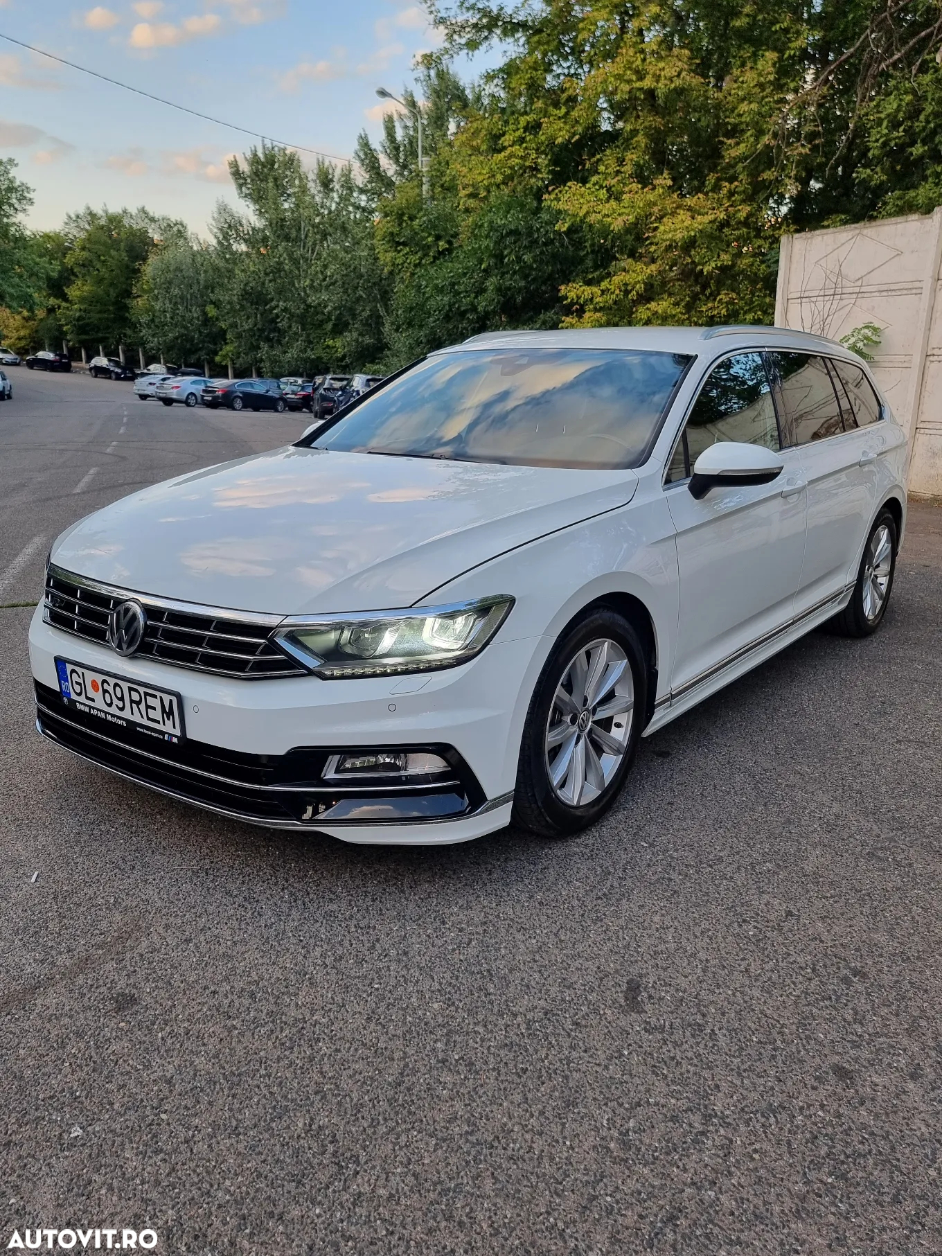 Volkswagen Passat Variant 2.0 TDI R Executive - 10