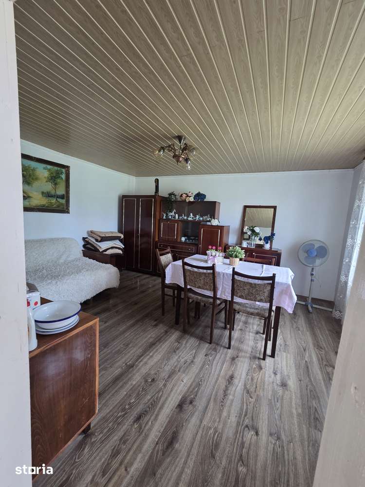 Se vinde casă 4 camere parter Zamostea Suceava 30.000euro + anexe - Imagine principală: 5/15