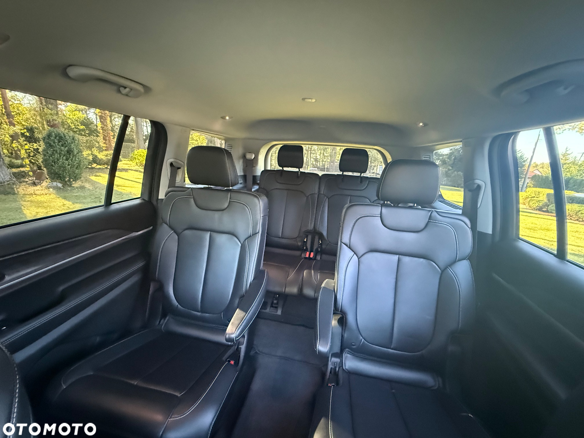 Jeep Grand Cherokee - 26