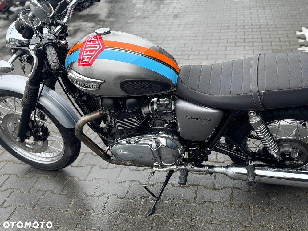 Triumph Bonneville - 32