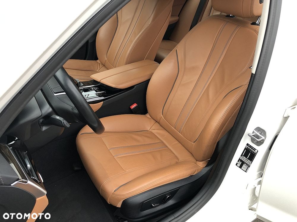 BMW Seria 5 520i GPF Luxury Line sport - 8