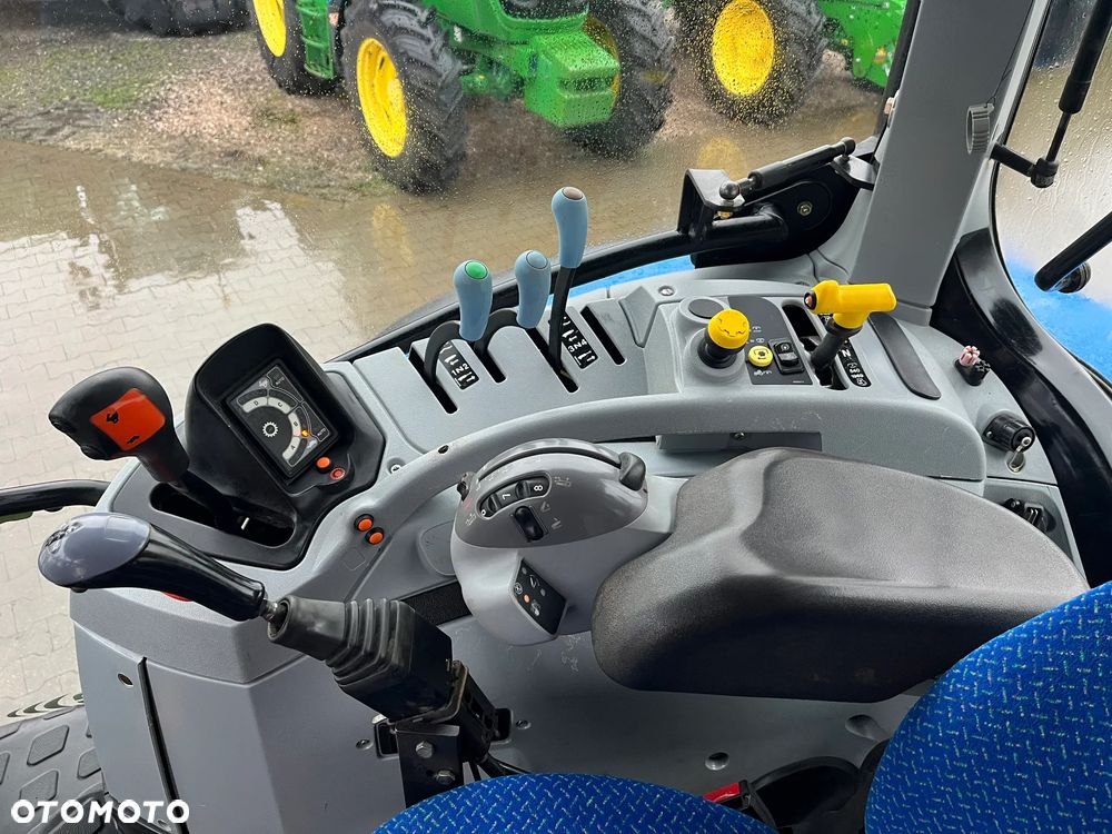 New Holland 6020 Elite - 17