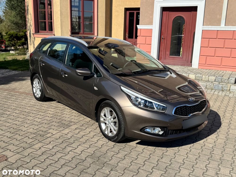 Kia Ceed 1.6 GDI Dream Team Edition - 5