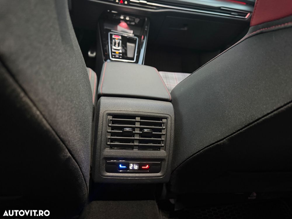 Volkswagen Golf - 17