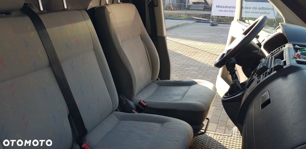 Volkswagen Transporter T5 - 17