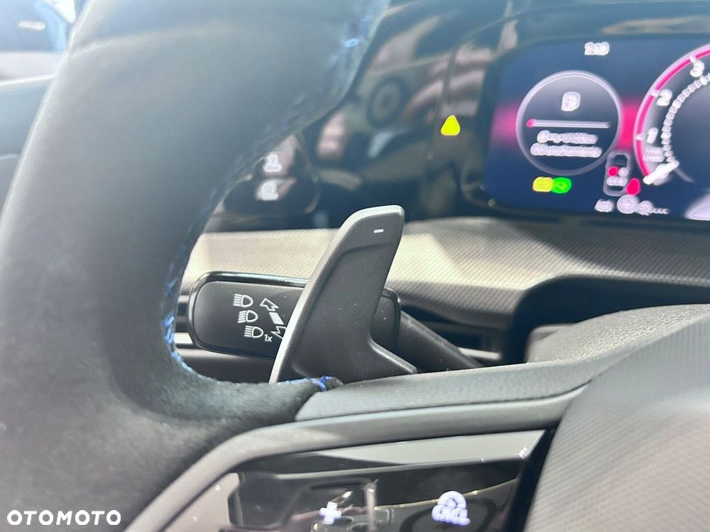 Volkswagen Golf - 27