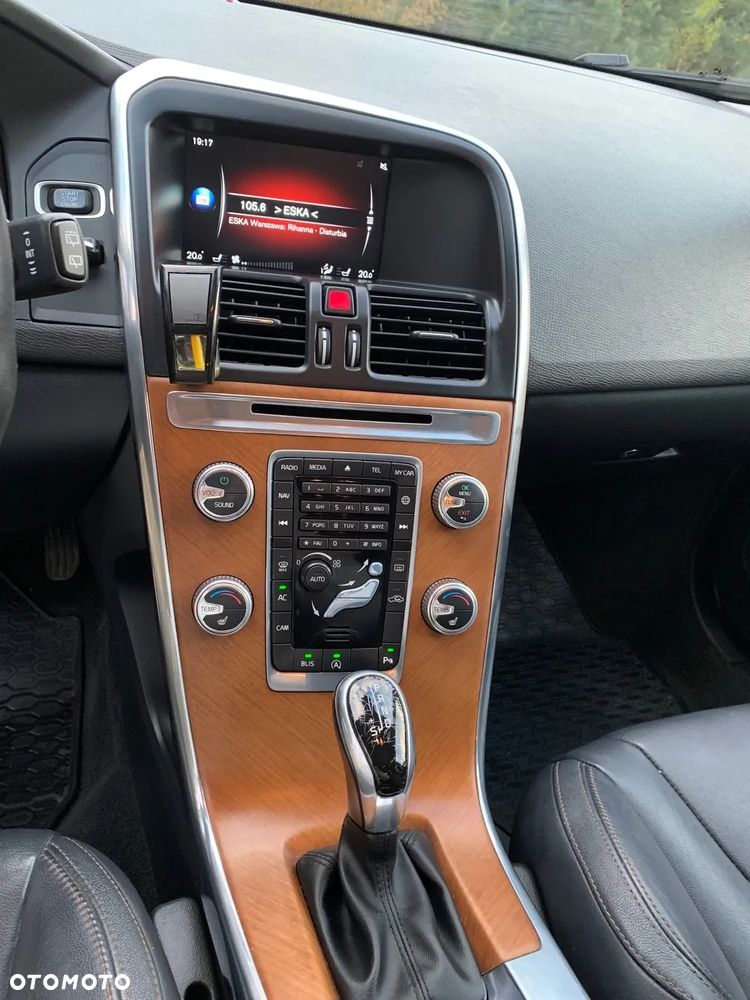 Volvo XC 60 T5 Geartronic Momentum - 9