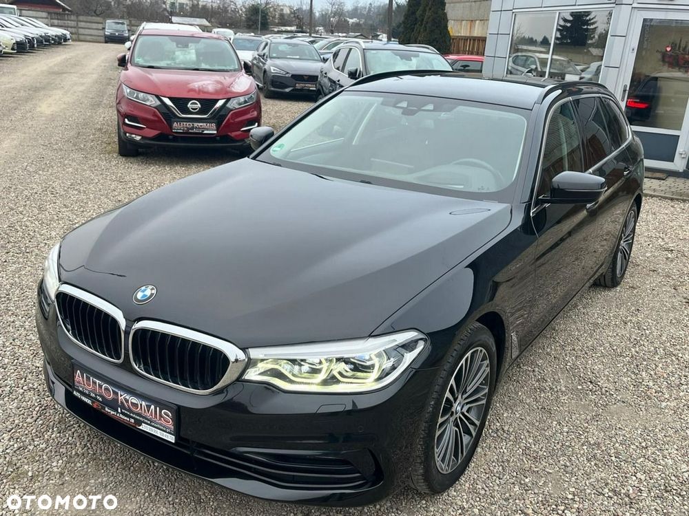 BMW Seria 5 530i xDrive GPF Sport Line sport - 33