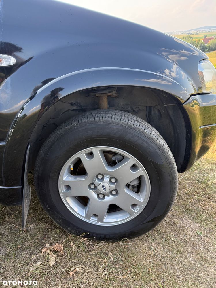 Ford Maverick 3.0 V6 Limited - 23