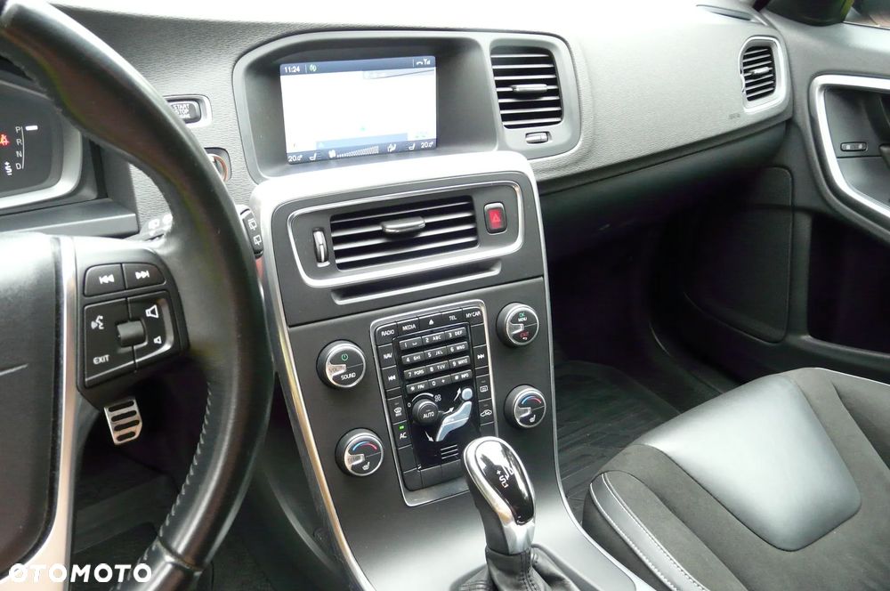 Volvo V60 D4 AWD Geartronic - 26