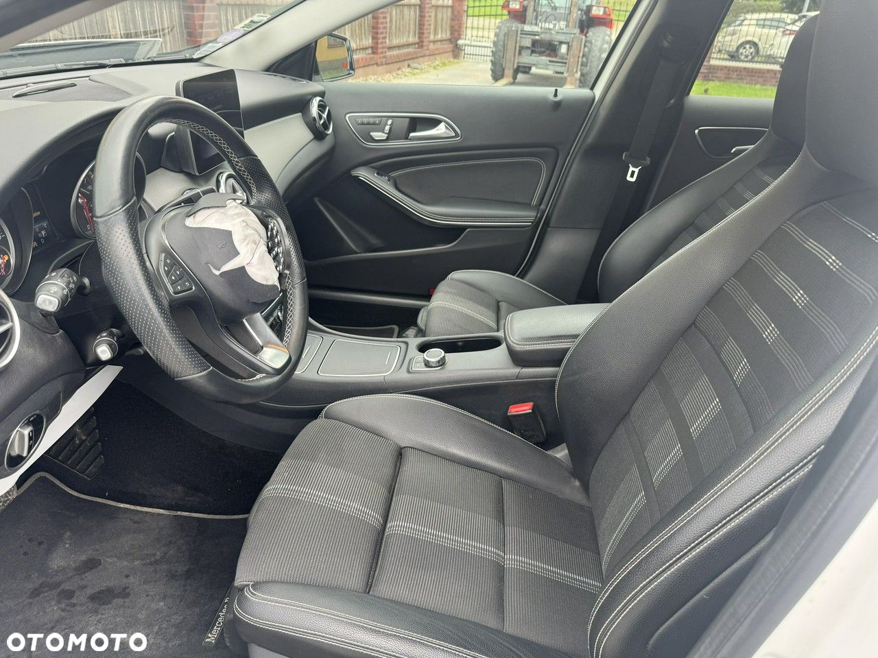 Mercedes-Benz GLA 200 7G-DCT - 7