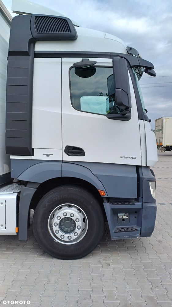 Mercedes-Benz Actros - 9