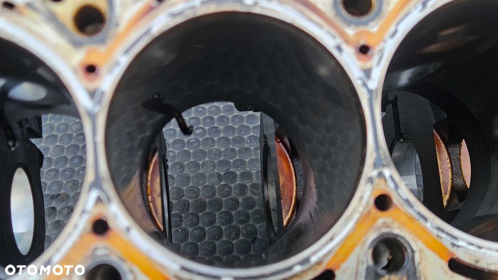 Blok 06D103023 BBBBB Dół Silnik Cylindry Panewki Mocowanie Wału 2.0 FSI AWA Audi A4 B6 B7 VW - 4