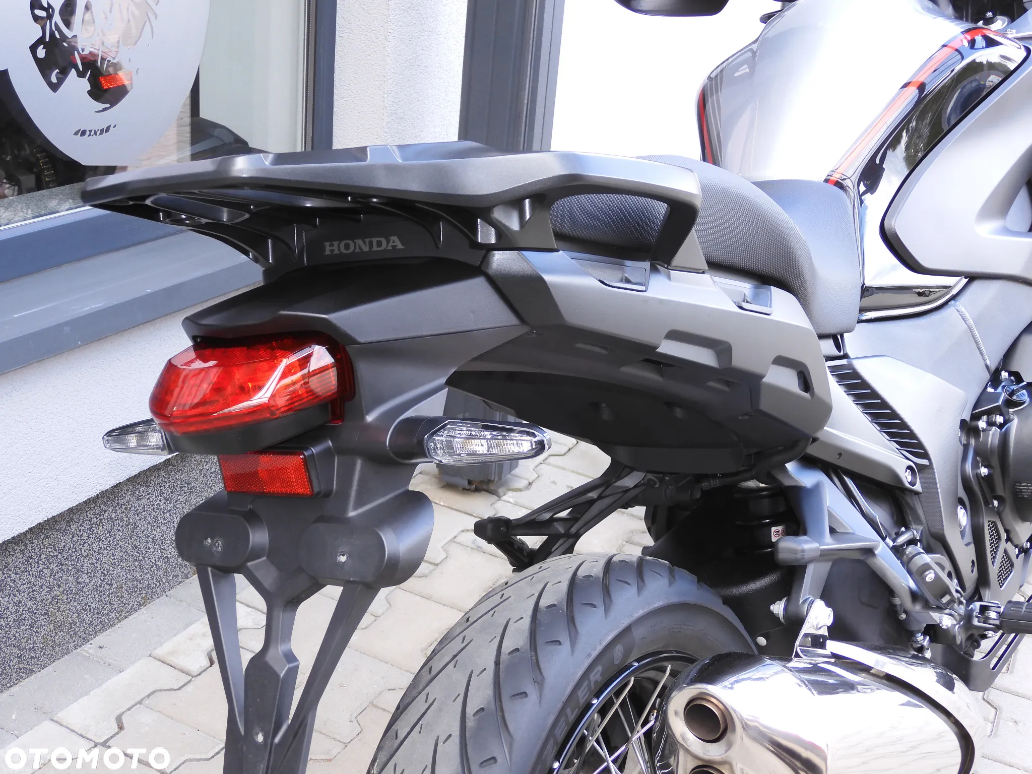 Honda VFR - 13