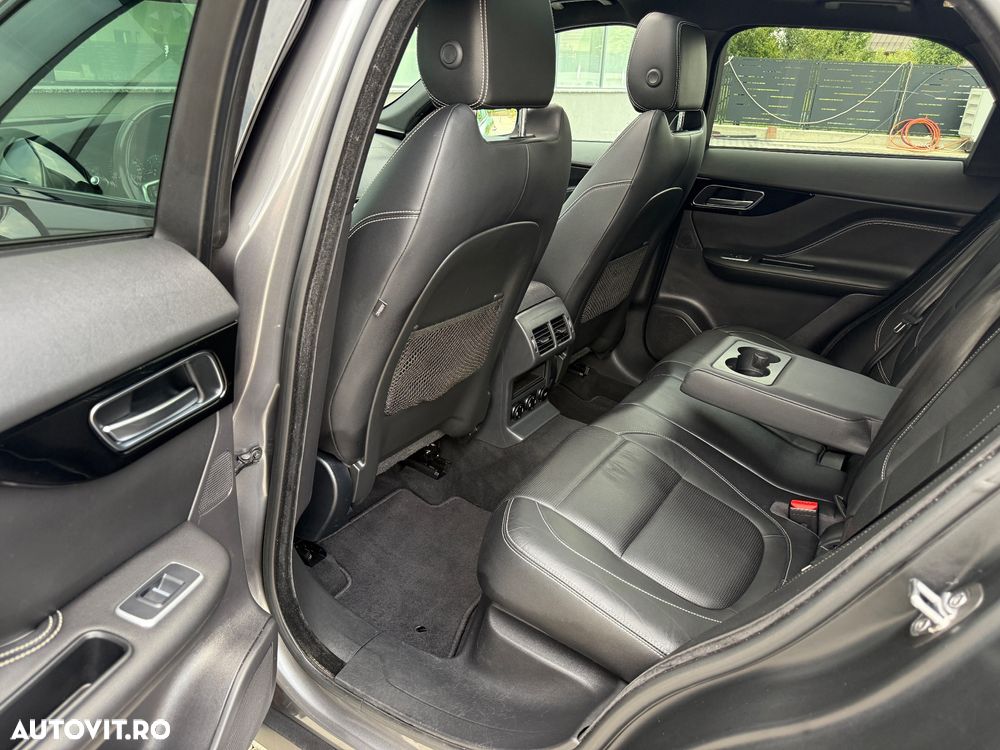 Jaguar F-Pace 25d AWD Aut. R-Sport - 32