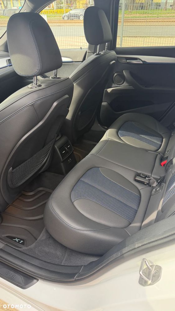 BMW X1 xDrive20i M Sport - 6