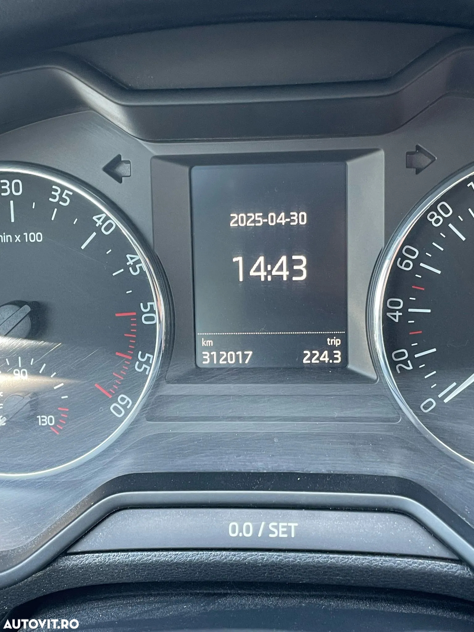 Skoda Octavia 1.6 TDI AMBITION - 14