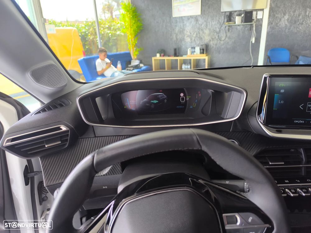Peugeot e-208 Allure+ - 24