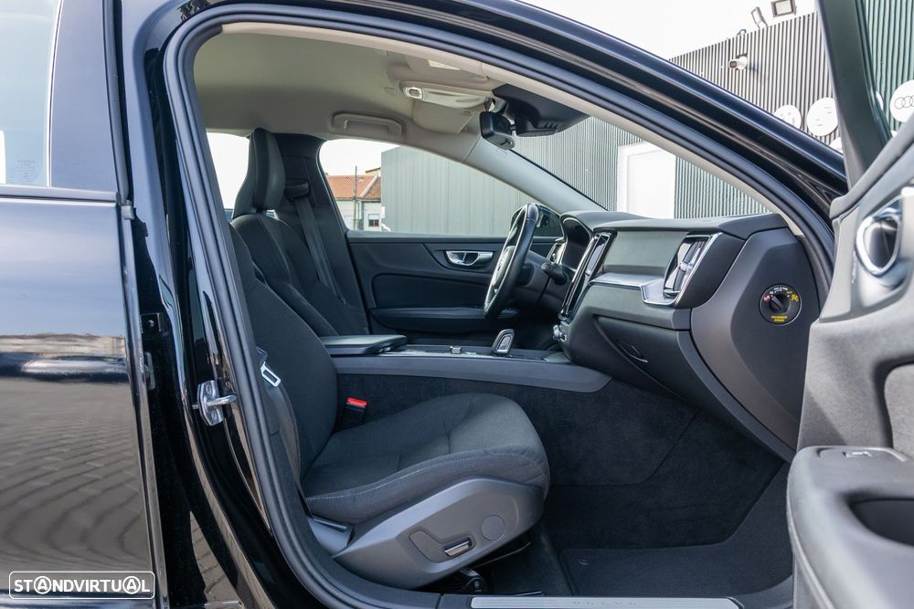 Volvo V60 2.0 B4 Essential Auto - 14