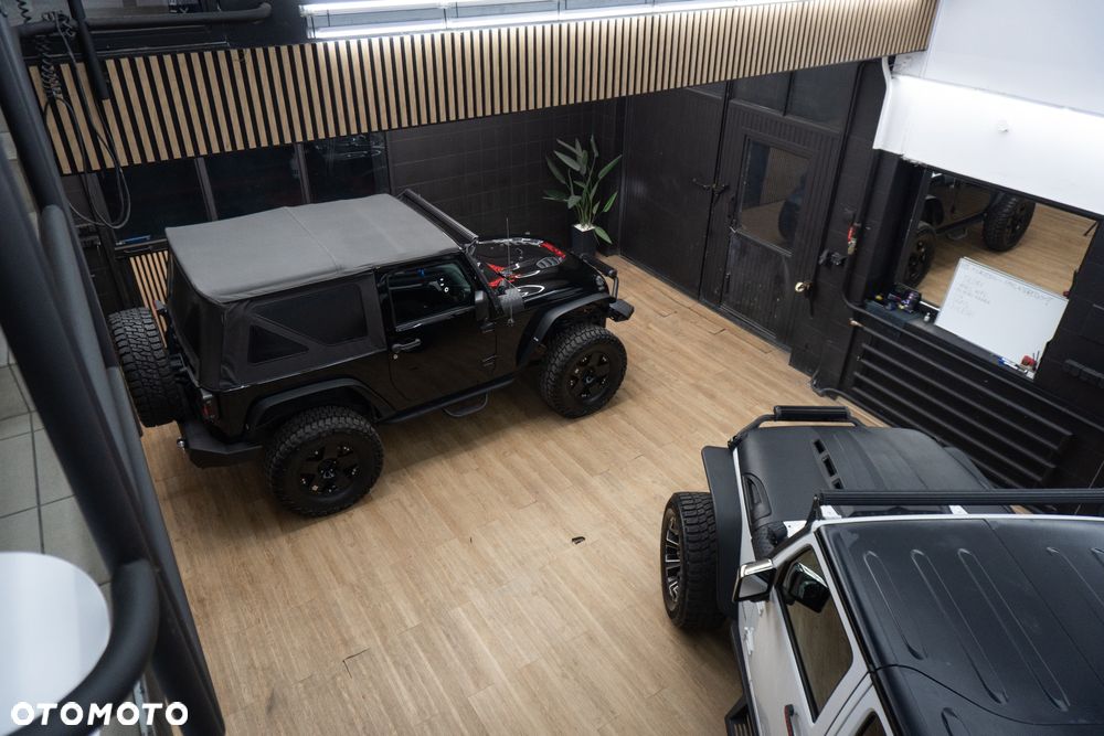 Jeep Wrangler 3.6 Unlim Sahara - 36