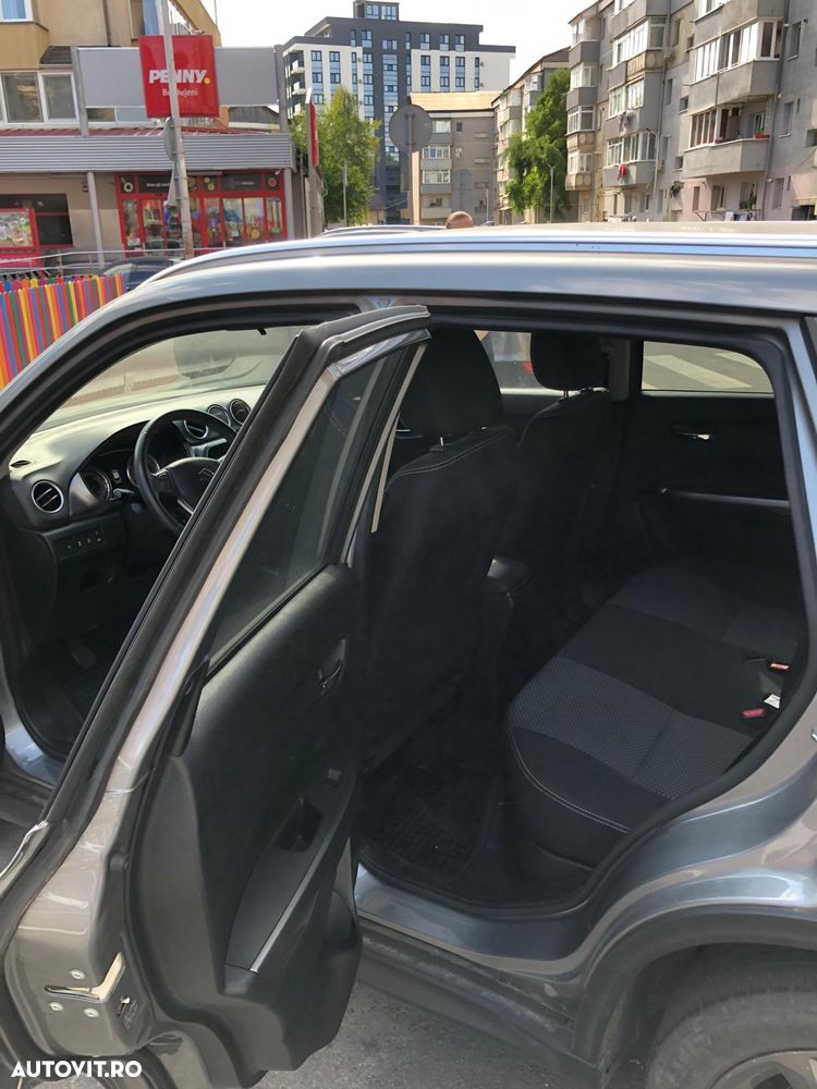Suzuki Vitara 1.4 Boosterjet MHEV Passion - 4