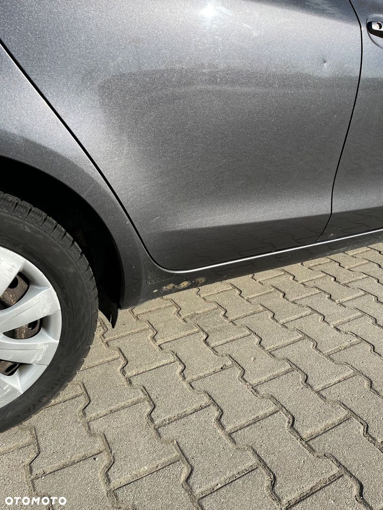 Toyota Yaris 1.3 - 13