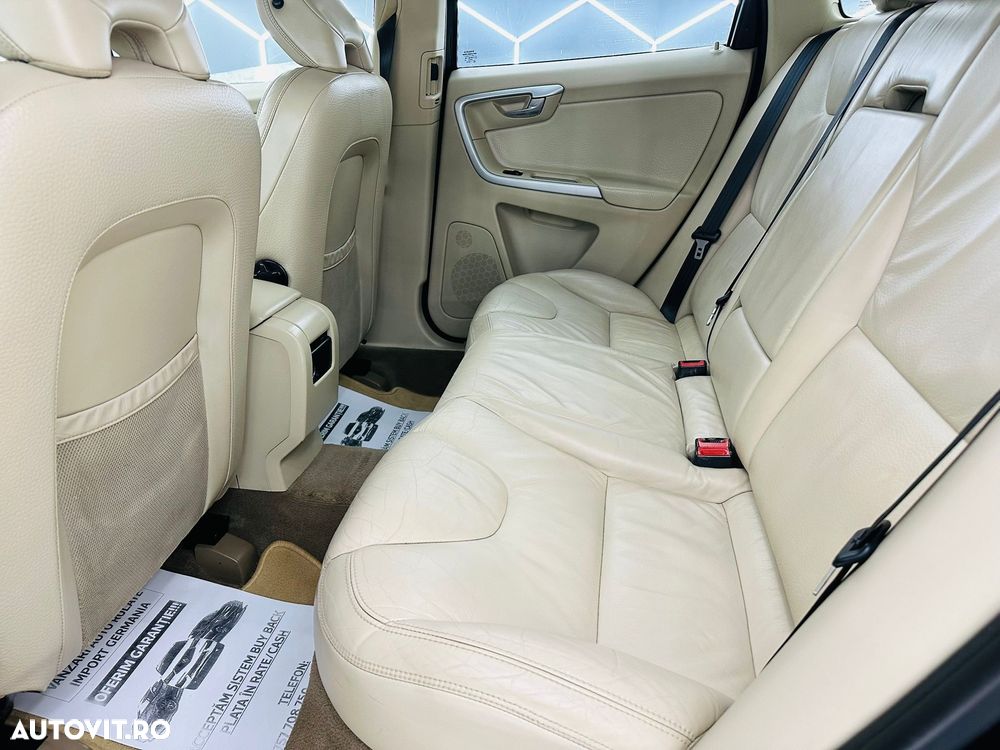 Volvo XC 60 D4 AWD Momentum - 12