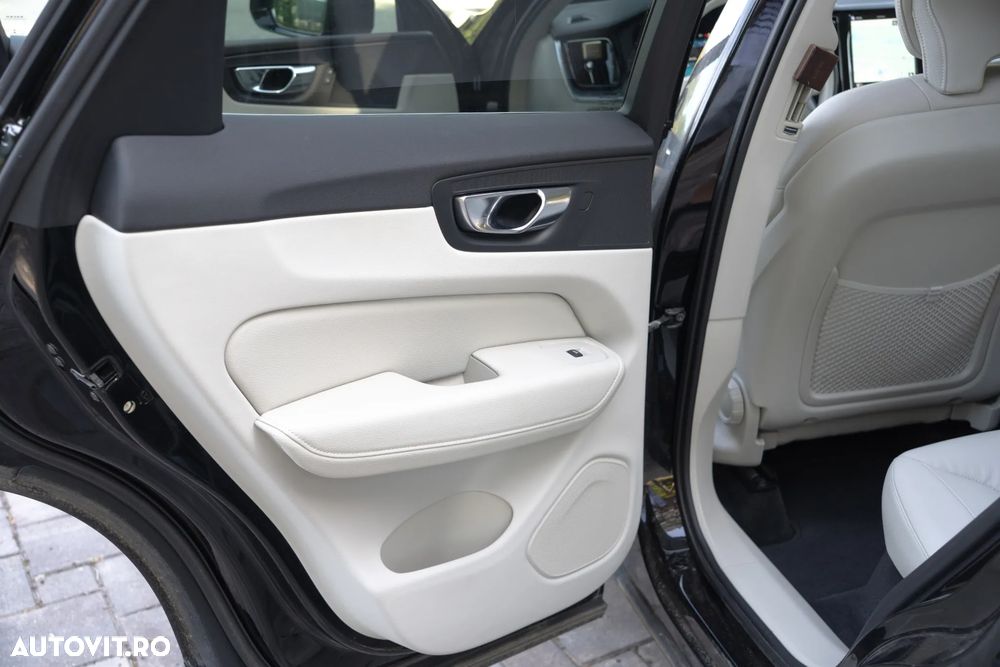 Volvo XC 60 Recharge T6 Twin Engine eAWD Inscription Expression - 16
