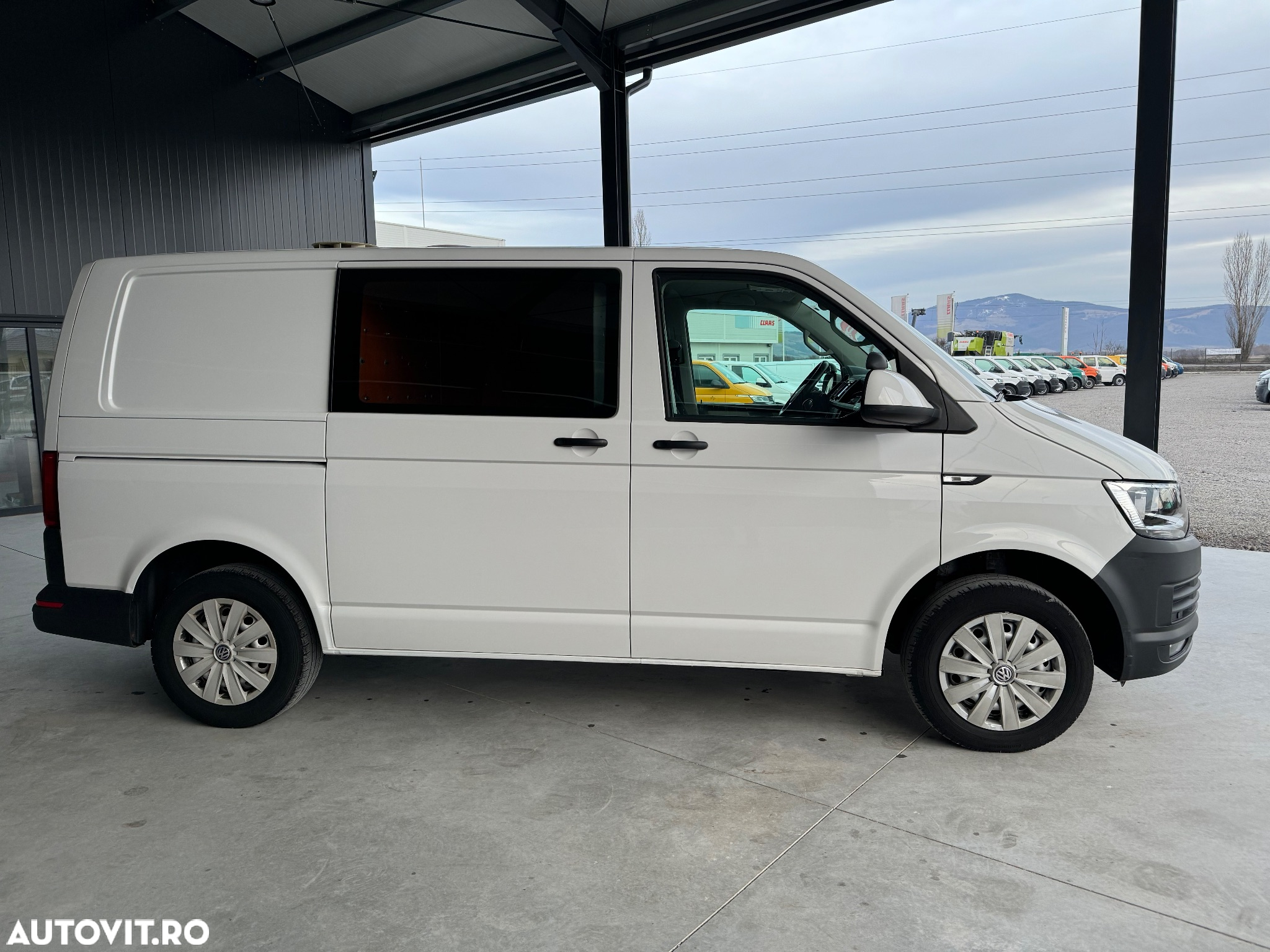 Volkswagen Transporter 4MOTION (4X4) DSG - 12