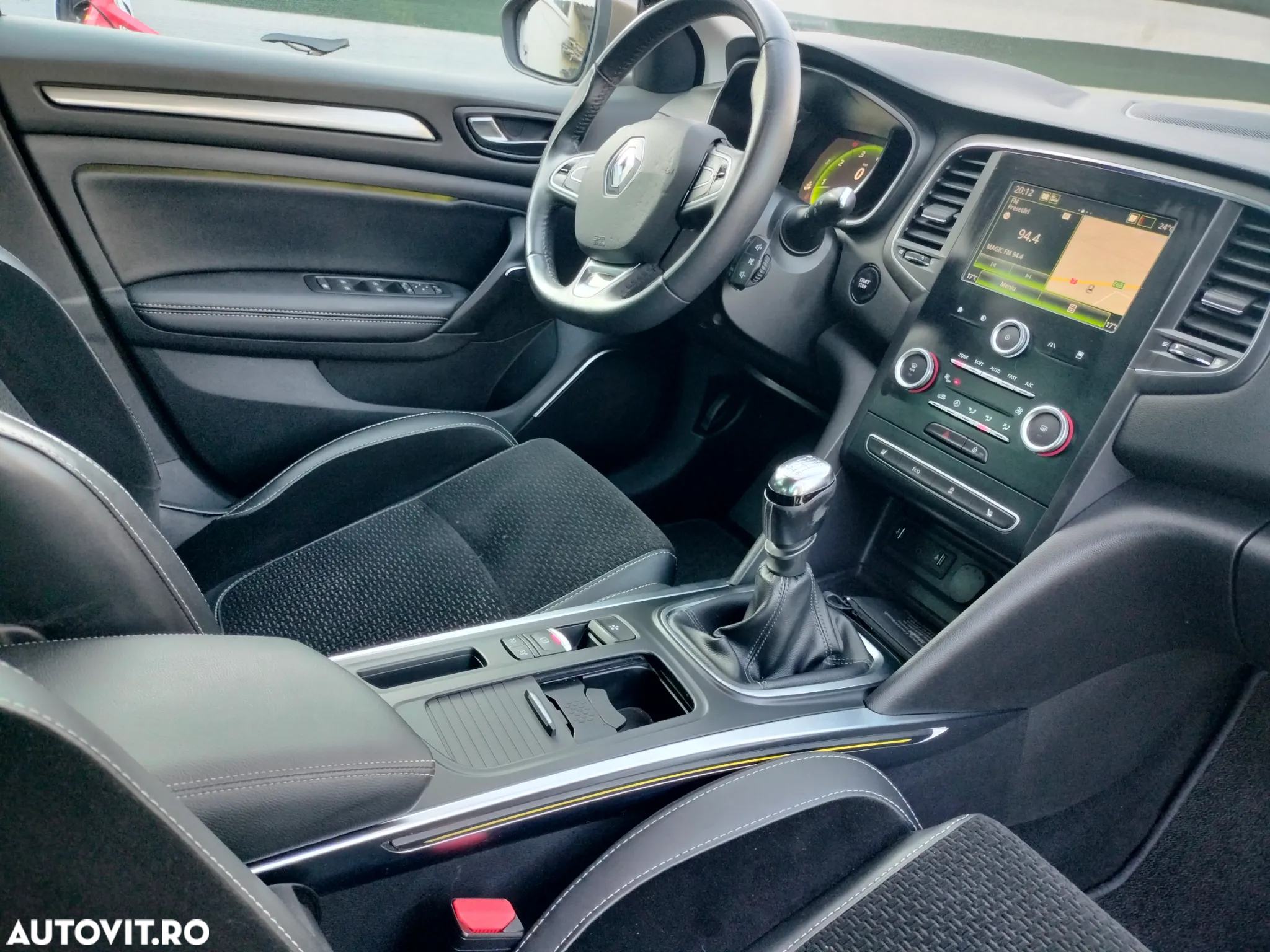 Renault Megane Grandtour ENERGY TCe 130 BUSINESS - 19