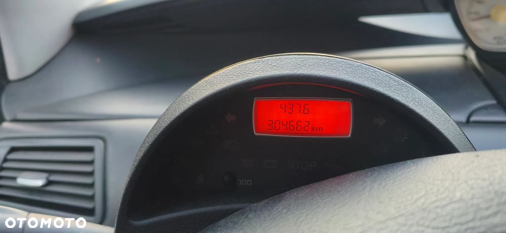 Peugeot 807 - 16