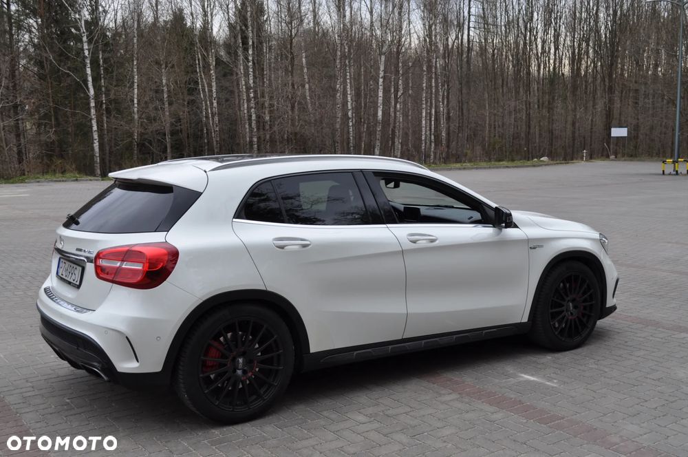 Mercedes-Benz GLA 45 AMG 4-Matic - 32