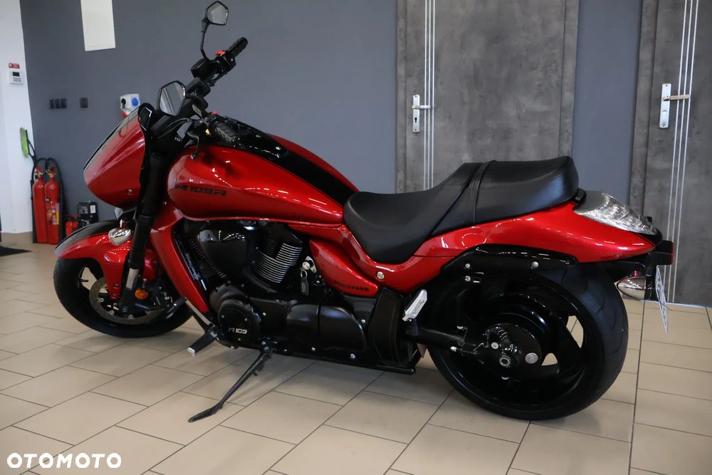 Suzuki Intruder - 7