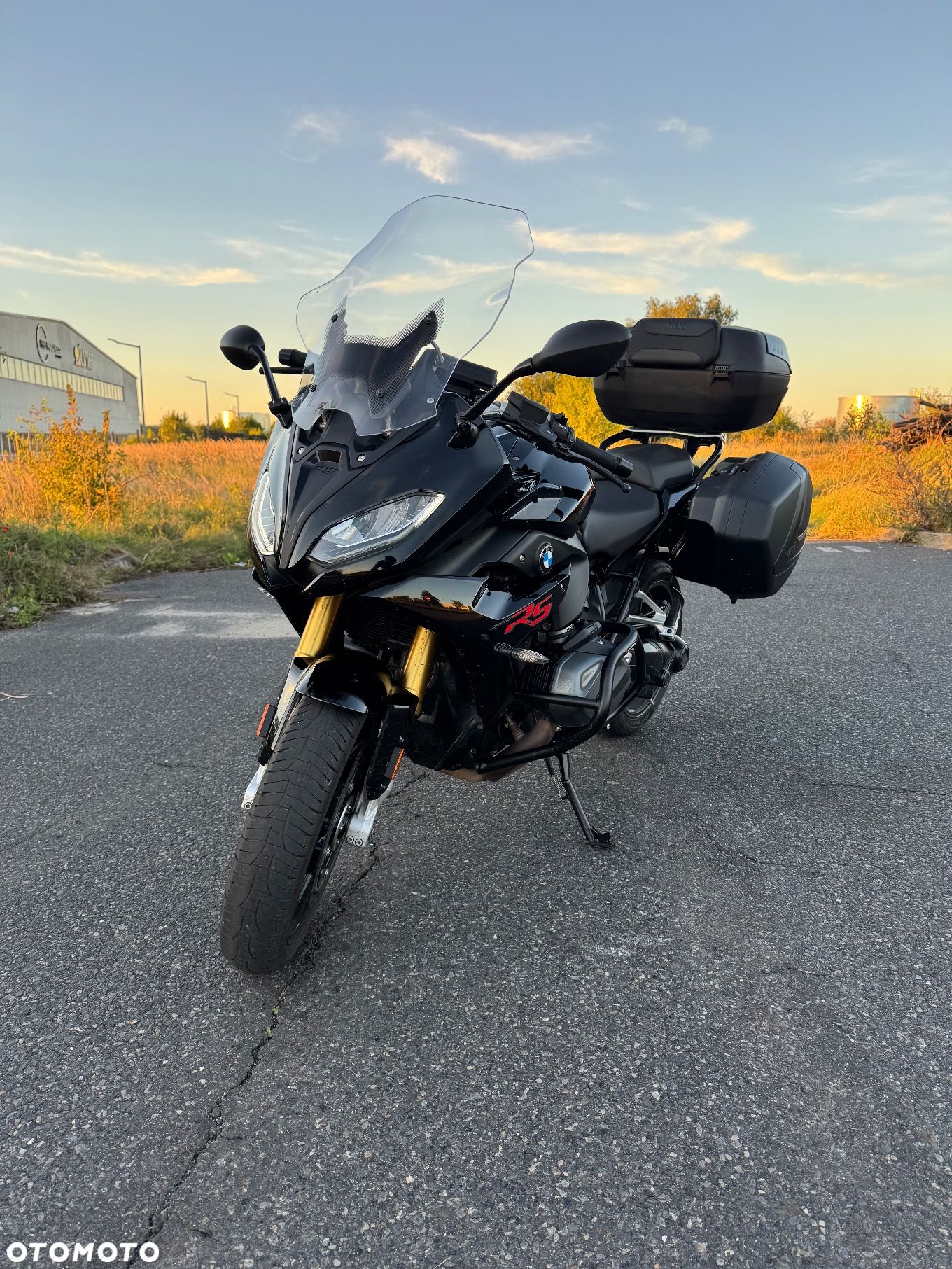 BMW R - 1