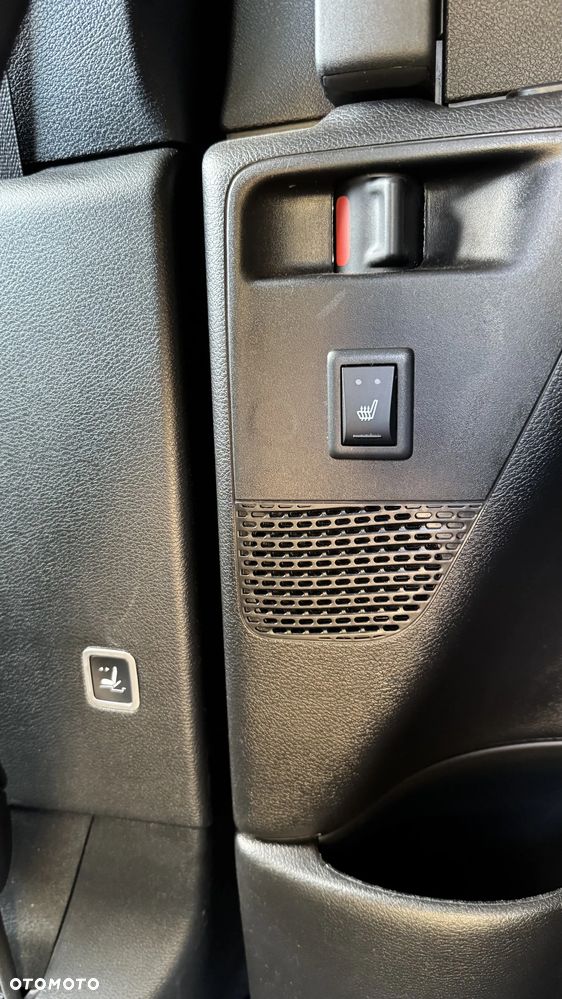 Chrysler Pacifica - 22