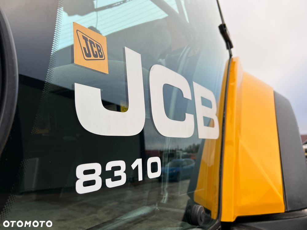 JCB Fastrac 8310 - 10