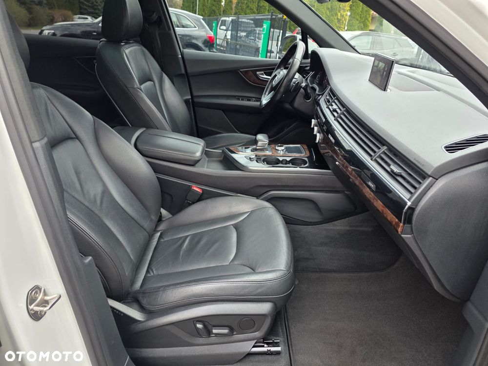 Audi Q7 3.0 TFSI Quattro Tiptronic - 19
