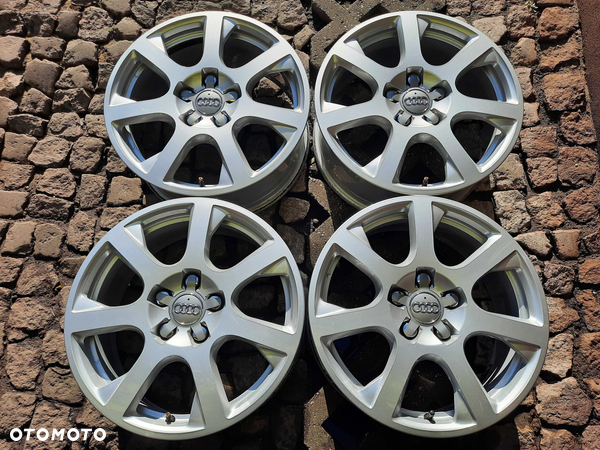 Oryginalne felgi aluminiowe AUDI 17" 5x112x66,5 Q5 A4 B8 B9