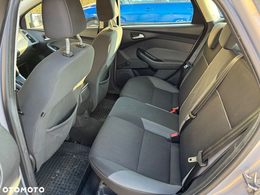 Ford Focus 1.6 Trend - 25